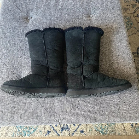 UGG Australia Triple Bailey Button Tall Sheepskin Boots Women size 8 Black - Picture 6 of 10